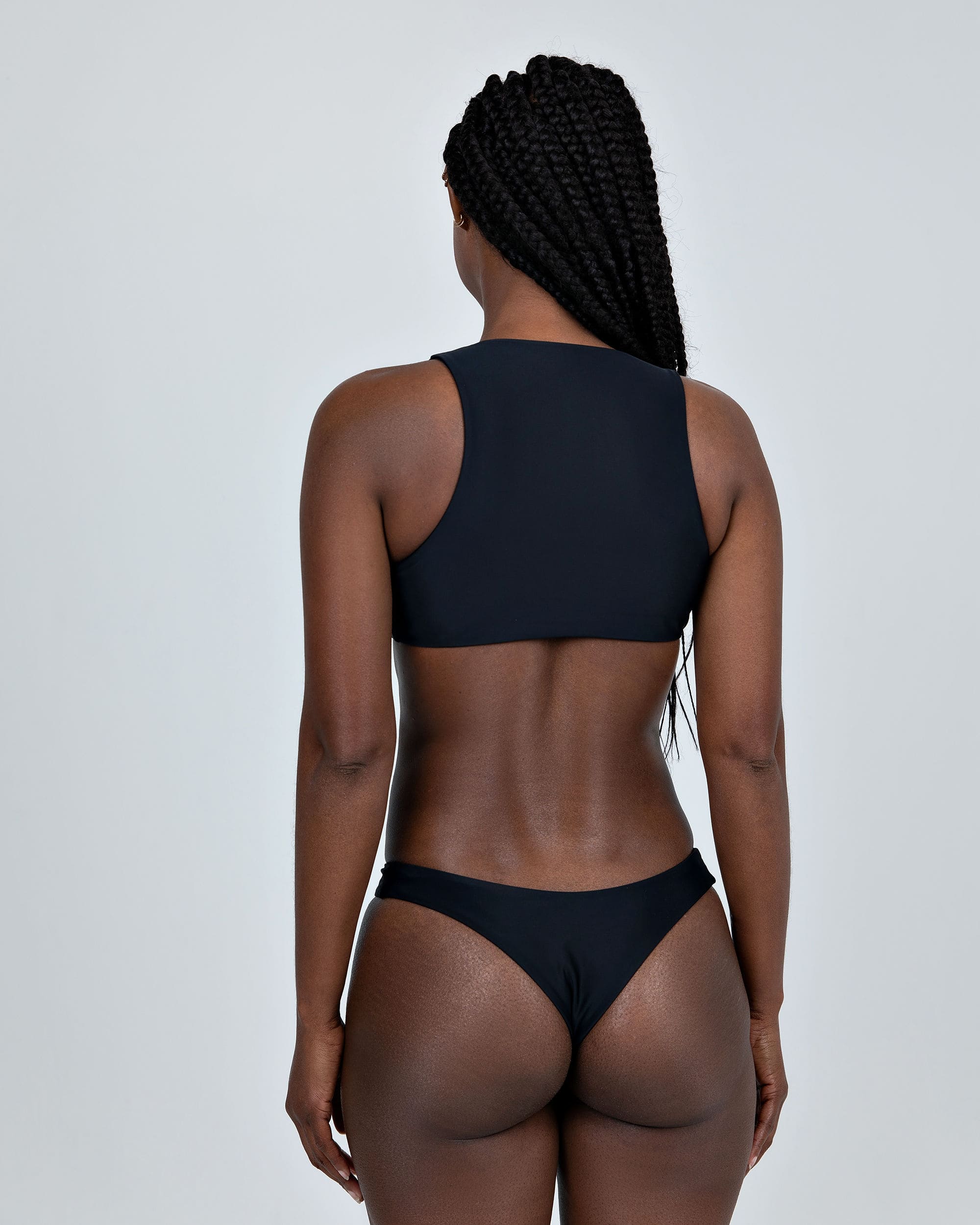 Medium / Black